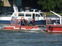 Motor Segelboot mit Motorschaden trieb gegen Alte Liebe bei Koeln Rodenkirchen P067